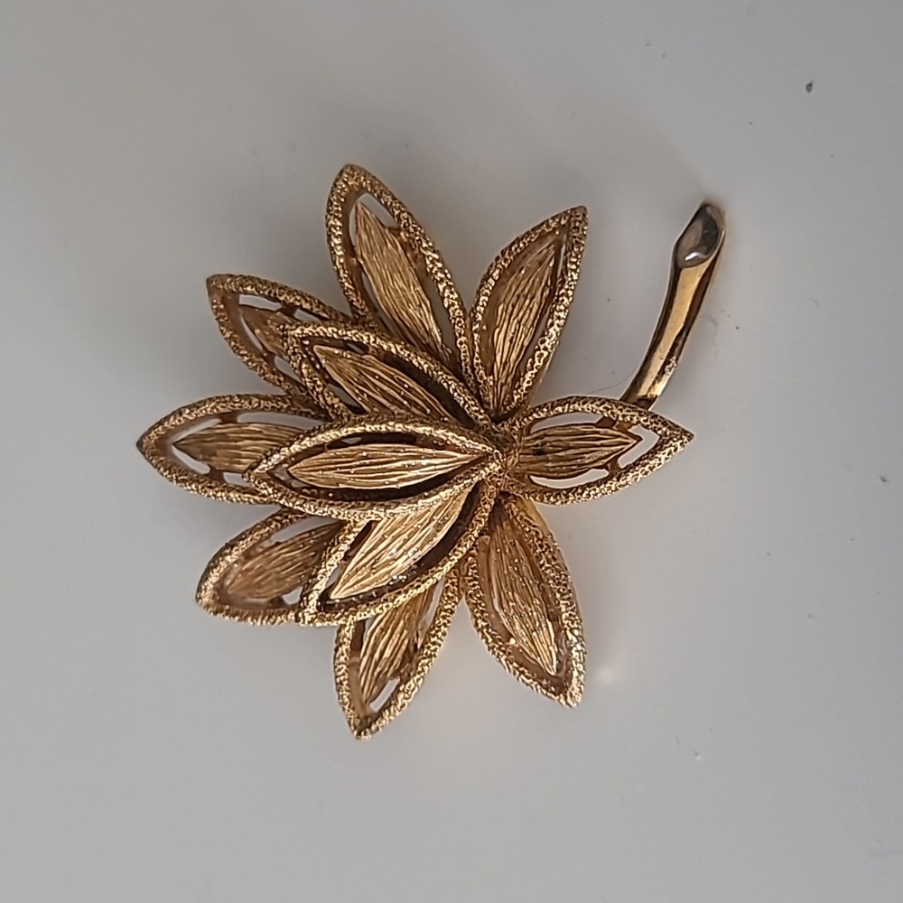Vintage Avon Floral Brooch